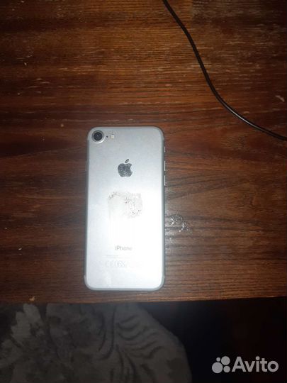 Продам iPhone 7 бу