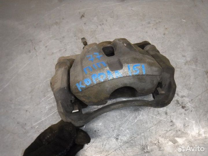 Суппорт передний правый Toyota Corolla 151 1ZR