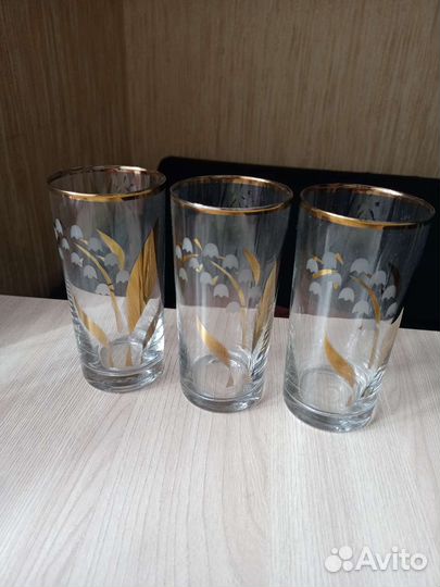 Стеклянные и хрустальные бокалы, рюмки, тарелки