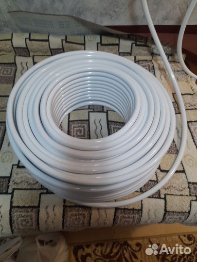 Новая металлопластиковая труба диам. 16 мм