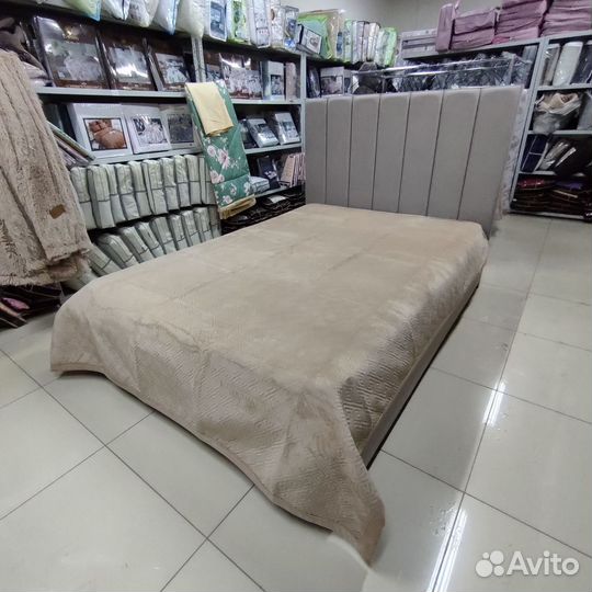 Стеганое велюровые покрывало