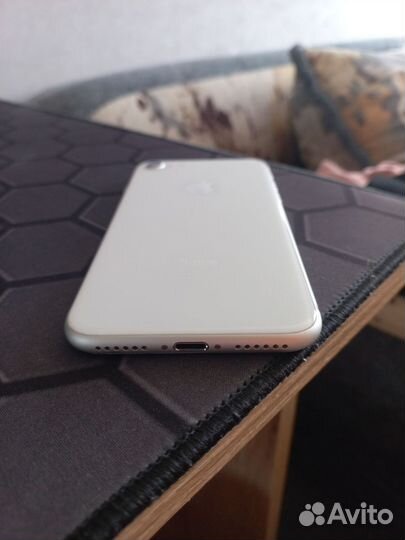 iPhone 8, 64 ГБ