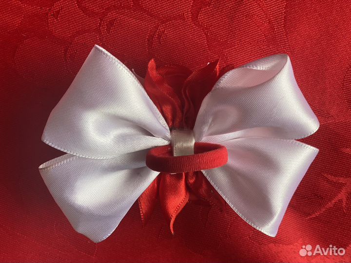 Бант на резинке для волос