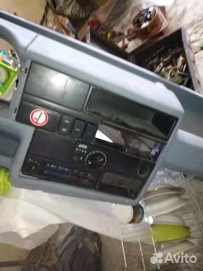 Панель приборов центральная вставка