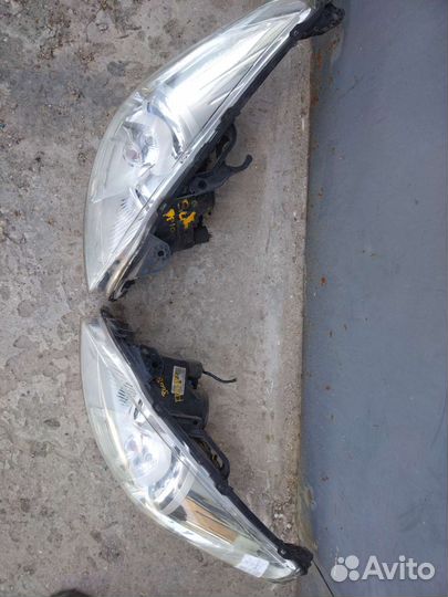 Фара на peugeot 3008