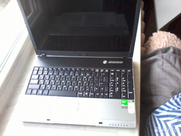 Ноутбук матрица 17 дюймов,2 Гб памяти