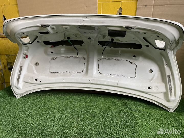 Крышка багажника Lexus LS600hl