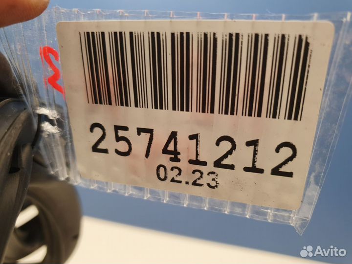 Уплотнитель двери передней правой Mazda 3 BL 2009-2013