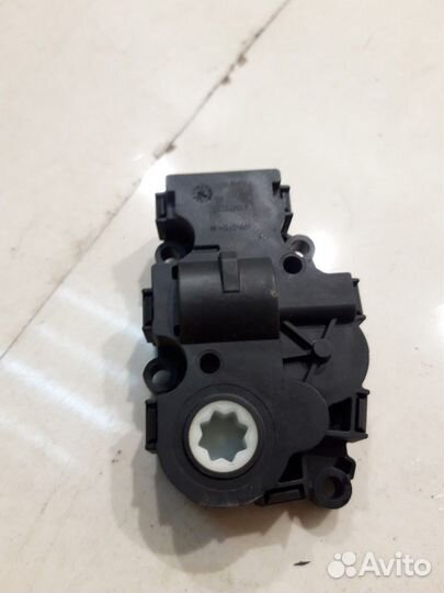 Моторчик привода заслонок отопителя