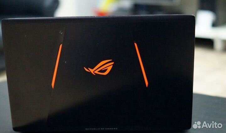 Asus Strix I7 7700HQ 8 Ядер GTX 1050 TI 8 GB SSD