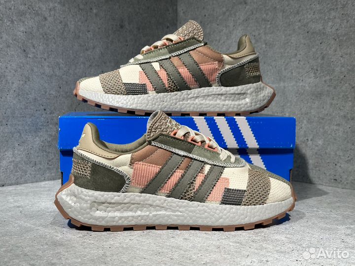 Кроссовки Adidas Retropy