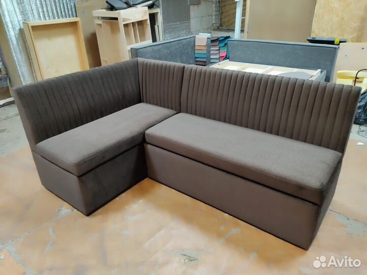 Кухонный мягкий уголок