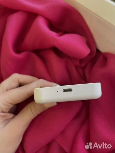 Повербанк с беспроводной зарядкой