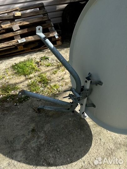 Спутниковая тарелка