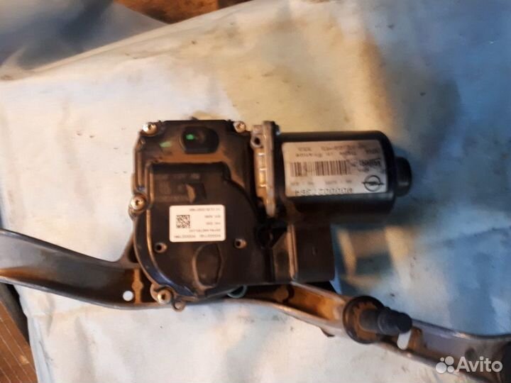 Моторчик стеклоочистителя передний.левый без трапе