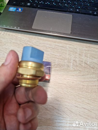 Датчик включения вентилятора Audi A4, A6, A8, 100