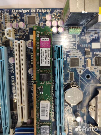 Материнская плата с процессором и памятью