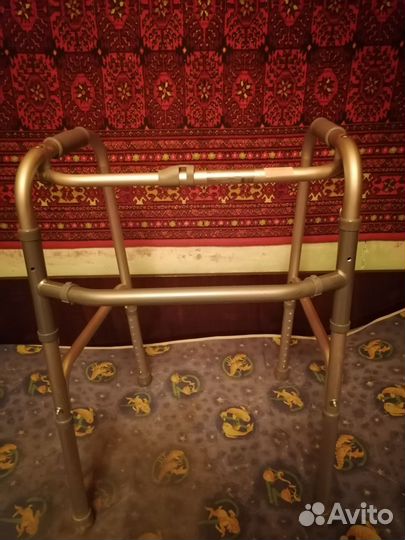 Ходунки для взрослых шагающие