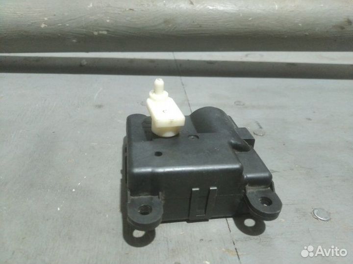 Моторчик заслонки отопителя Nissan Almera Classic