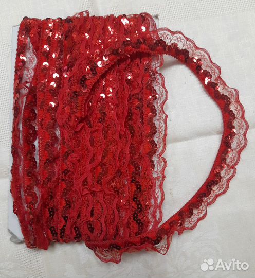 Кружево эластичное с пайетками