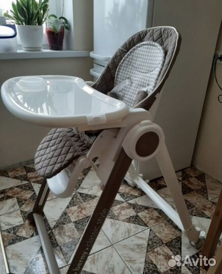 Столик для кормления бу happy baby