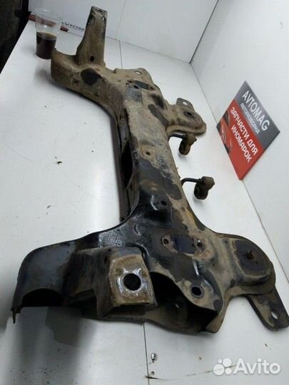 Подрамник (балка подмоторная)