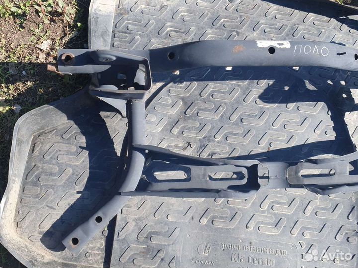 Подрамник задний Volswagen Polo 2004г,в