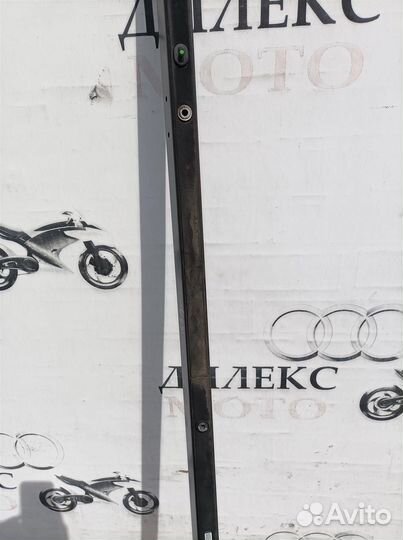 Рейлинг правый (планка на крышу) Audi Q7 2005