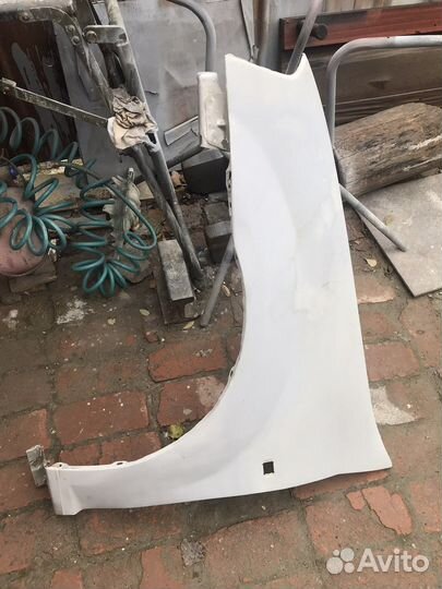 Левое крыло LADA largus