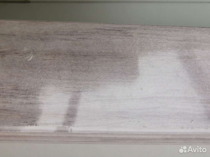 Угол металлический напольный 60*60*90 дуб белый