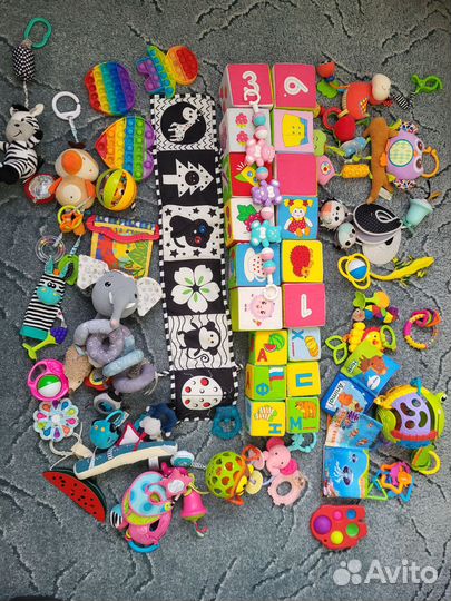 Развивающие игрушки tiny love