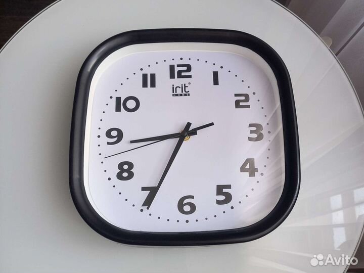 Часы настенные 25на25 см