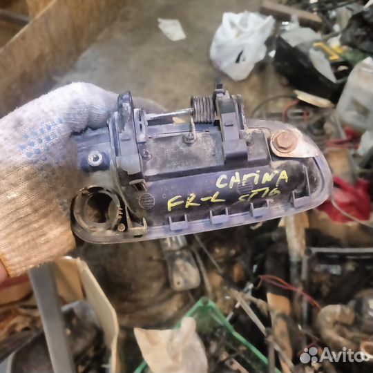 Ручка двери левая внешняя Toyota Carina E