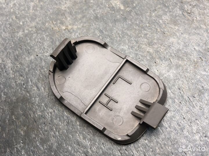 Левая заглушка торпедо Cube z10