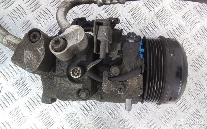 Компрессор системы кондиционирования Mercedes-Benz