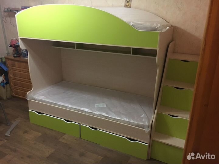 Двухъярусная кровать бу с матрасами