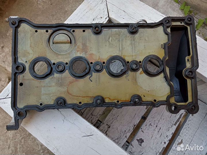 Клапанная крышка Ауди А4 8Е ALT 2.0 Бензин