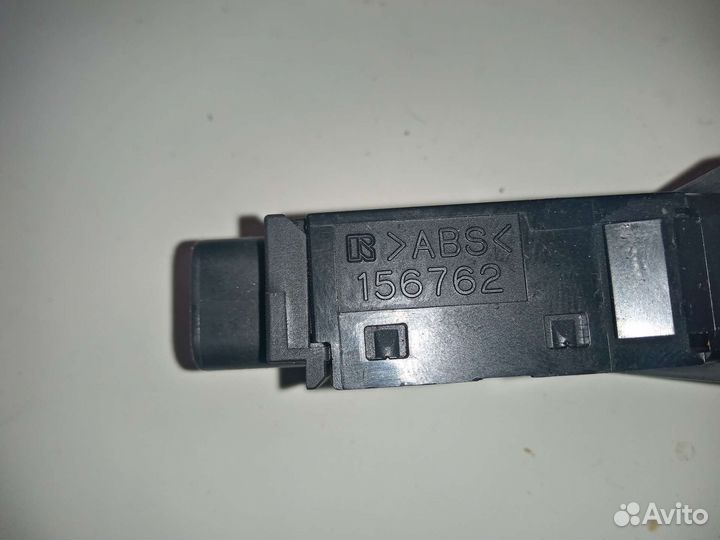 Кнопка обогрева лобового стекла Тойота Авенсис 2