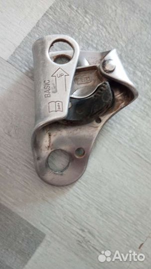 Снаряжение Petzl Vento Vertical Red fox Ринг