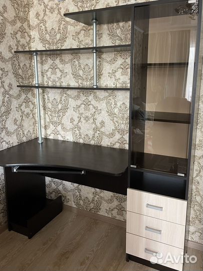 Компьютерный стол угловой