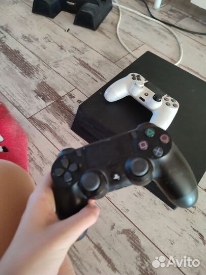 Sony playstation 4 slim 1tb с играми 2 джостика