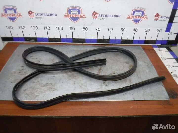 Уплотнитель двери Лада Калина 2 11186 2017