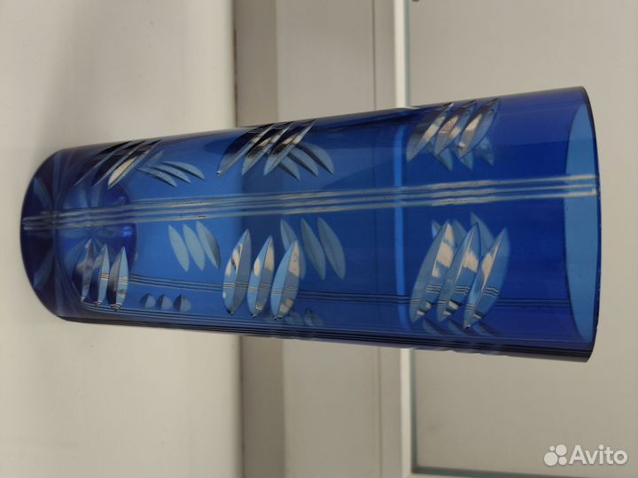 Синяя ваза осталась