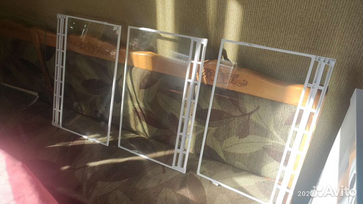 Полки и ящик к холодильнику Bosch