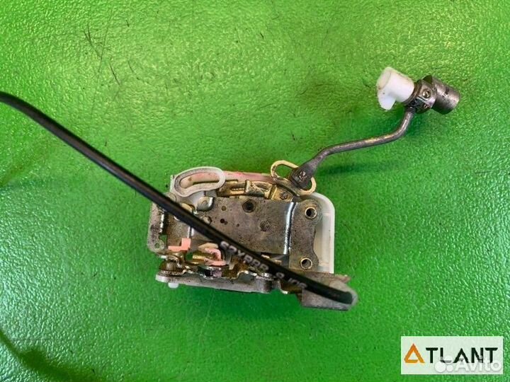 Замок 5-й двери задний honda avancier