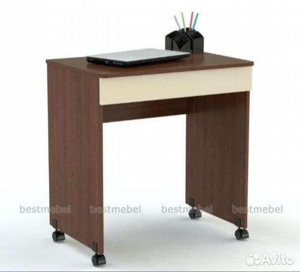 Продам стол для ноутбука Бриз новый