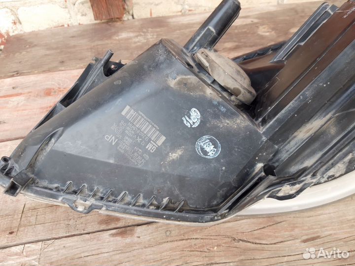 Фары на Опель Зафиру В,2008г