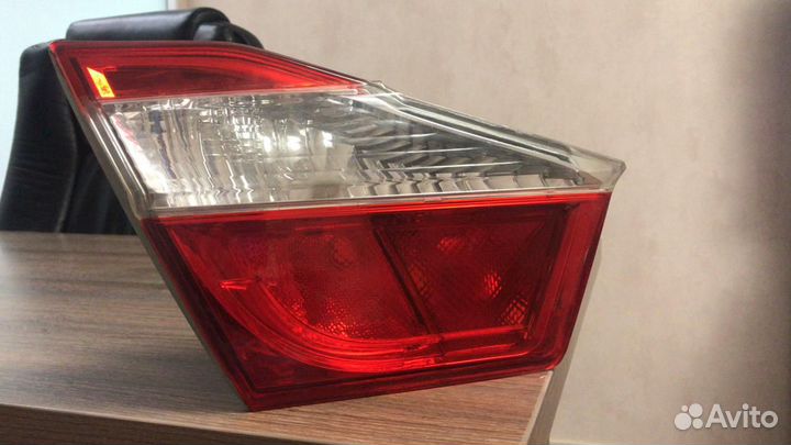 Фонарь внутренний Toyota Camry XV50 до рестайлинг