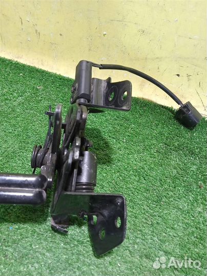 Замок капота Hyundai Santa Fe (TM) 2018