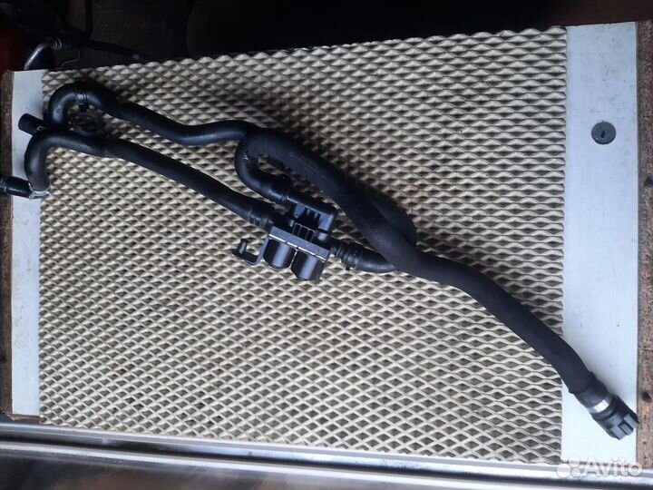 BMW E60 E63 Патрубок системы охлаждения